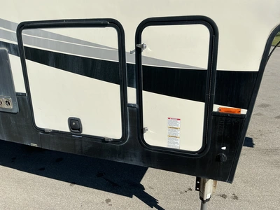 Used 2017 HEARTLAND ROAD WARRIOR Campers, Caravans, Motorhomes Michigan US | Miedema Asset Management Group #1579168
