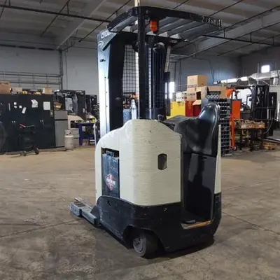 USED 2016 CROWN RR5725-45