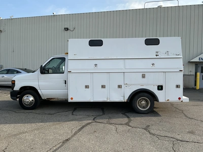 Used 2009 FORD CUTAWAY Cab Chassis trucks Michigan US | Miedema Asset Management Group #1341091