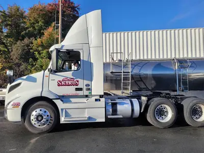 USED 2020 VOLVO VNR64T300