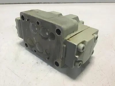 USED VICKERS DG3V-7-3C-10-JA-S558