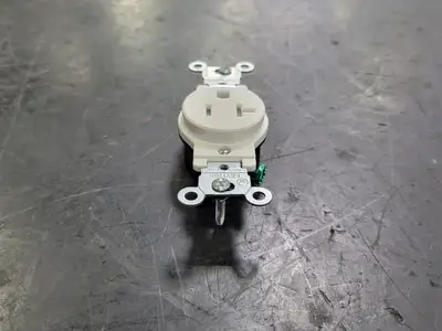 NEW LEVITON T5020-W