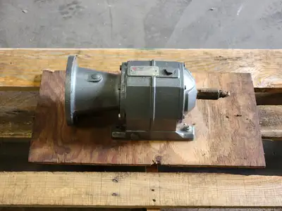 USED US GEARMOTORS F11-0495529-011