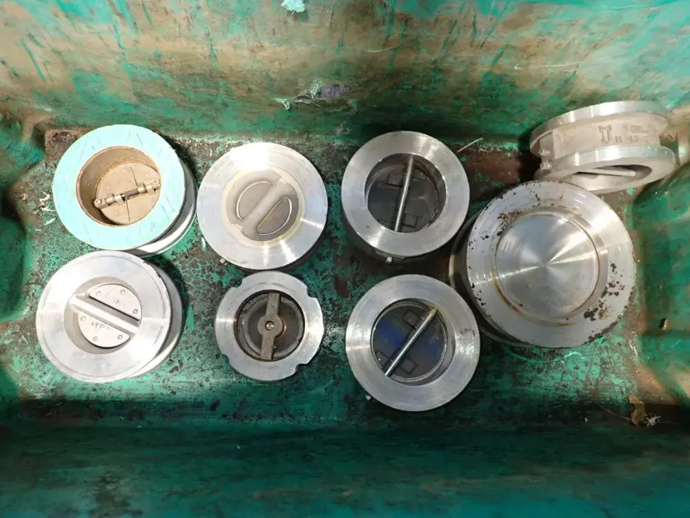 4" X 5 1/2" Valves