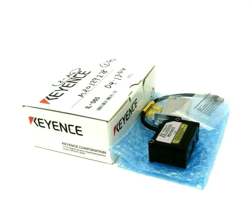 NEW KEYENCE IL-065 LASER SENSOR IL065
