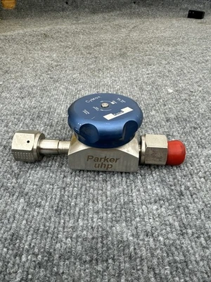 Used Parker UHP1004-2715C1F410 Pump & Valve Parts California US | Davliegogo LLC #1705413