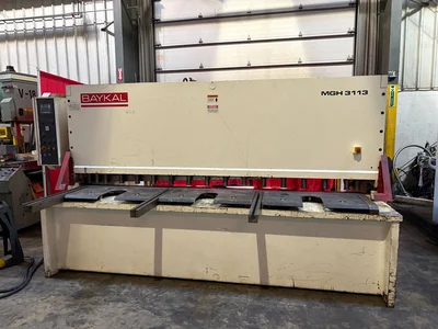 Pre-owned BAYKAL HYDRAULIC SWING BEAM SHEAR 10’ x ½” capacity
