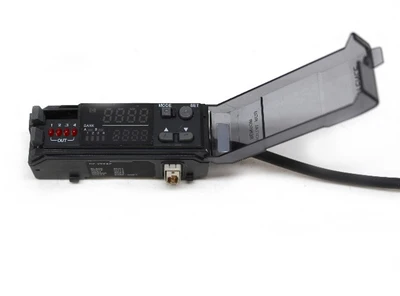 USED KEYENCE CZ-V22AP