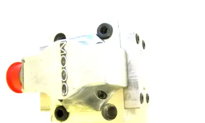 NEW E760-805 SERVO VALVE E760805