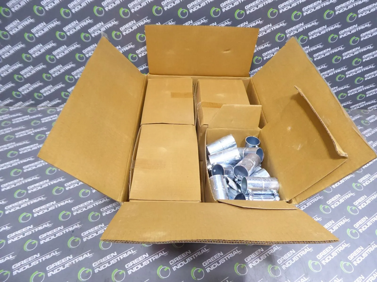 Lot of 100 Thomas & Betts Steel City TK123A 1" EMT Set Screw Couplings New NIB