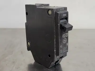 Used GENERAL ELECTRIC THQL130 Switchgears British Columbia CA | Lenmark #244766