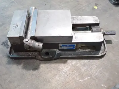 Kurt 6" Vise