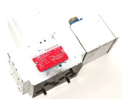 MOOG TYPE: P60HXAA5NSM0-P SERVO VALVE MODEL: D661-5002
