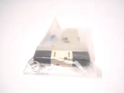 New | in-Stock SMC Plug-in Solenoid Valve Solenoid Valves Michigan US | Maverick Industrial Sales #1396601