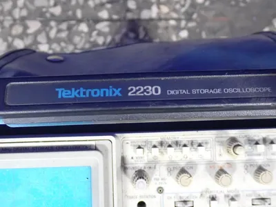 USED TEKTRONIX 2230
