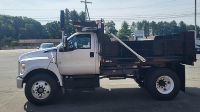 USED 2025 Ford F650
