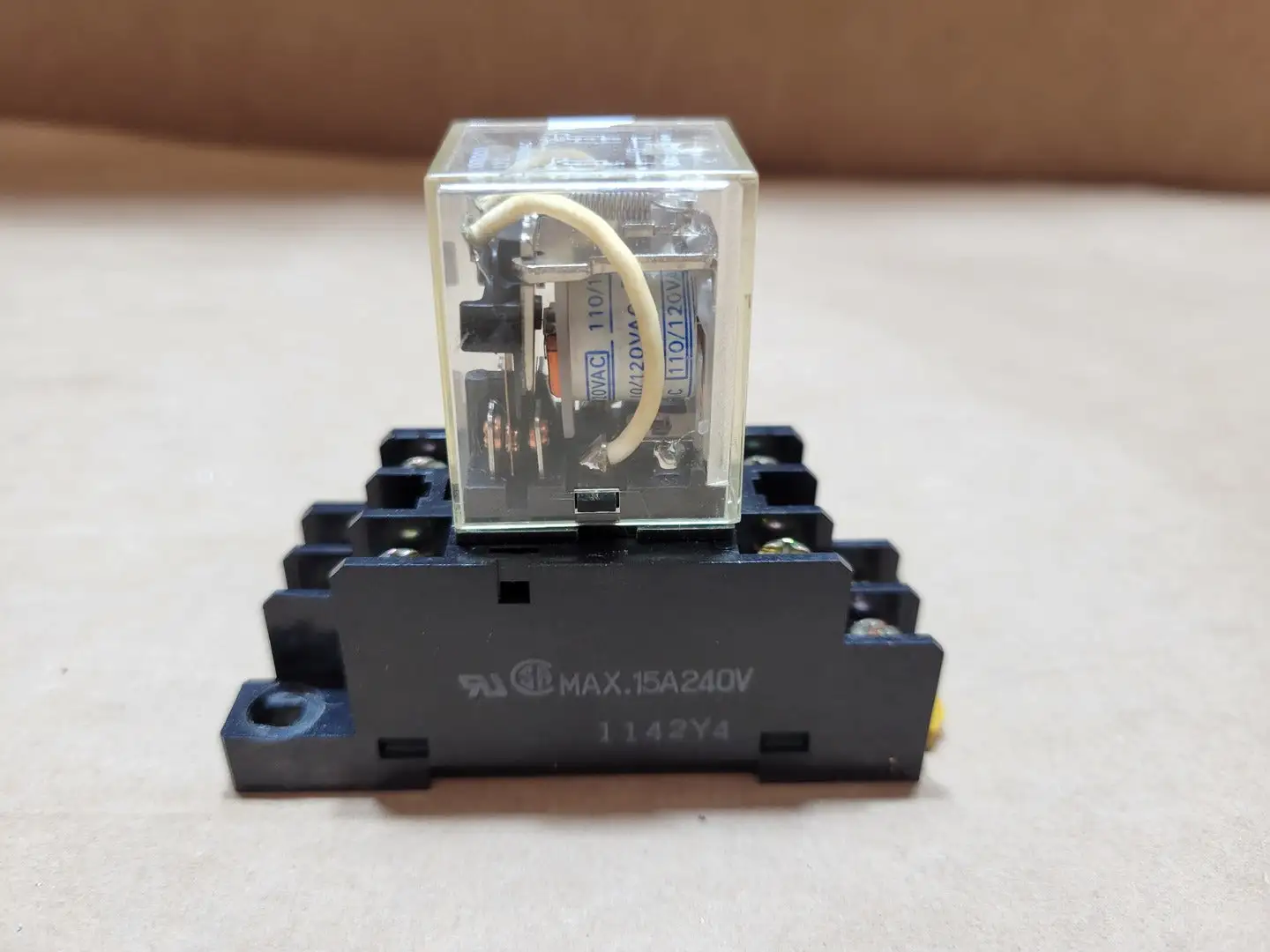 10A 24V/240V Relay w/ 15A 240V Socket