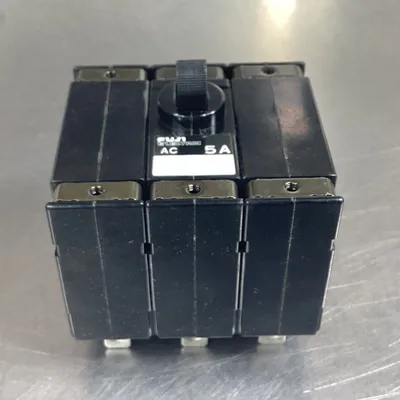 Fuji Electric Circuit Breaker CP33E/5N 5A 250V 3 Pole 4C-28