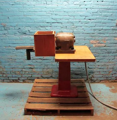 Bignell Chucking Machine w/ 4" Doming Head 3 Phase 3 HP 220/440V