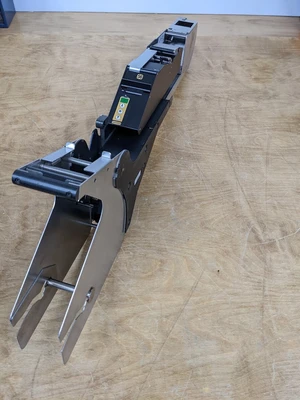 Used Universal Instruments 51458802 PCB Component Feeders Michigan US | 4Tech USA #1540450