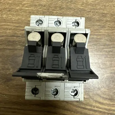 USED ALLEN-BRADLEY 1492-FB3C30-L