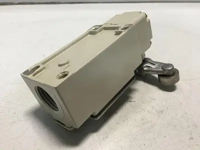 USED YAMATAKE LJA10-11A21N-003