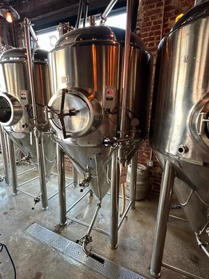 (Reduced!) Stout 7 BBL Unitank Fermenter (217 Gallon) – Insulated, Glycol Jacketed