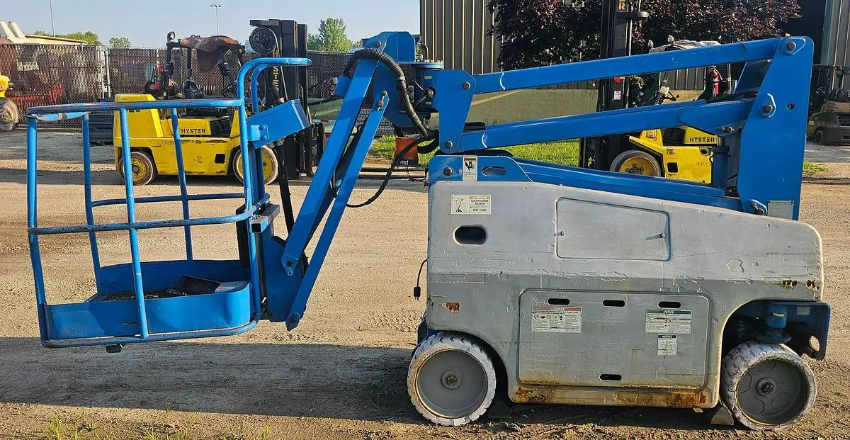 USED 1997 GENIE Z20/8N