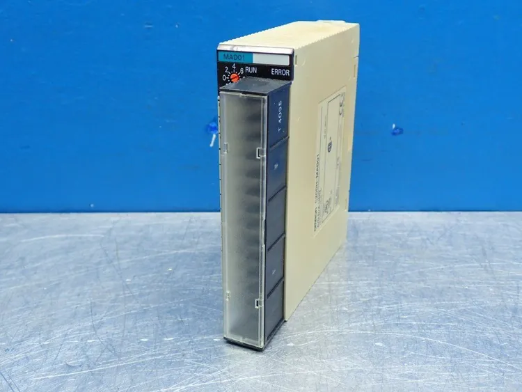 Used OMRON C200HMAD01 Input / Output Modules | HGR 24 #747857