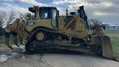 USED 2022 Caterpillar D8T