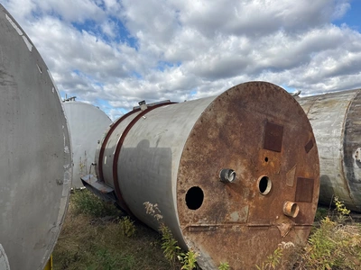 2,600 Gallon Vertical Stainless Steel Tank, 7' Dia. X 9' High