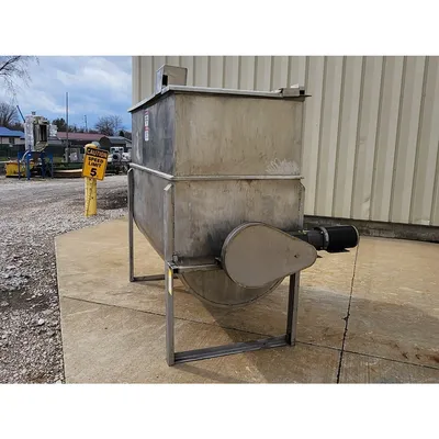 Used Stainless Steel Horizontal Liquid Mixer - 350 Gal. Capacity