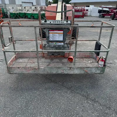 USED 2015 JLG 600S