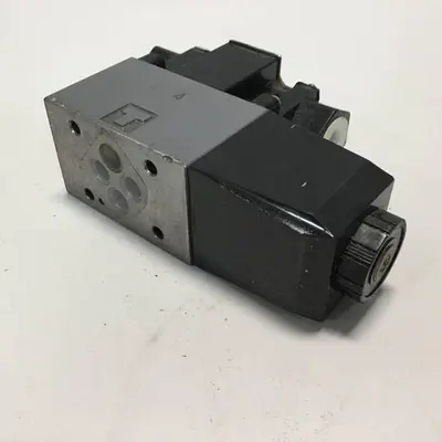 USED VICKERS DG4V32AMP2T7T1050