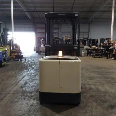 USED 2016 CROWN SP3510-30