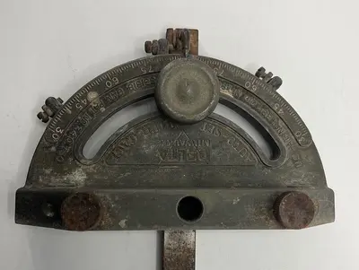 USED DELTA/MILWAUKEE TABLE SAW MITER GAUGE