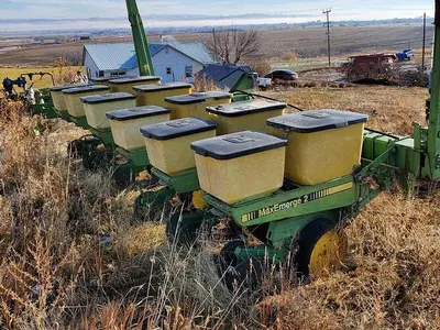 USED JOHN DEERE 7100 MAXEMERGE 2