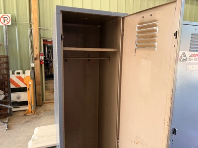 Used LYON LOT OF (2) SETS OF LOCKERS. General Storage Systems Michigan US | Miedema Asset Management Group #1396056