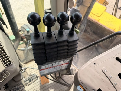 USED JOHN DEERE L06330H659679