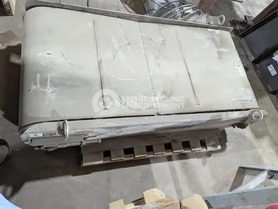 Unknown Manufacturer: Used 32" x 27' Infeed with Crossbelt Magnet