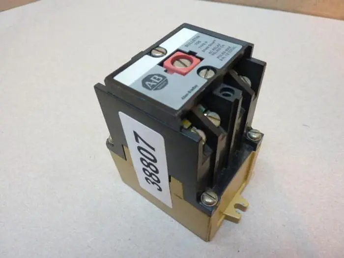 Used ALLEN BRADLEY 700-P400B24 SER B Relays & Switches Michigan US | Ideal Machinery #591708
