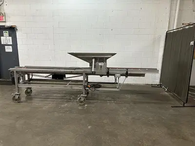 Berry Volumetric Clamshell Filler