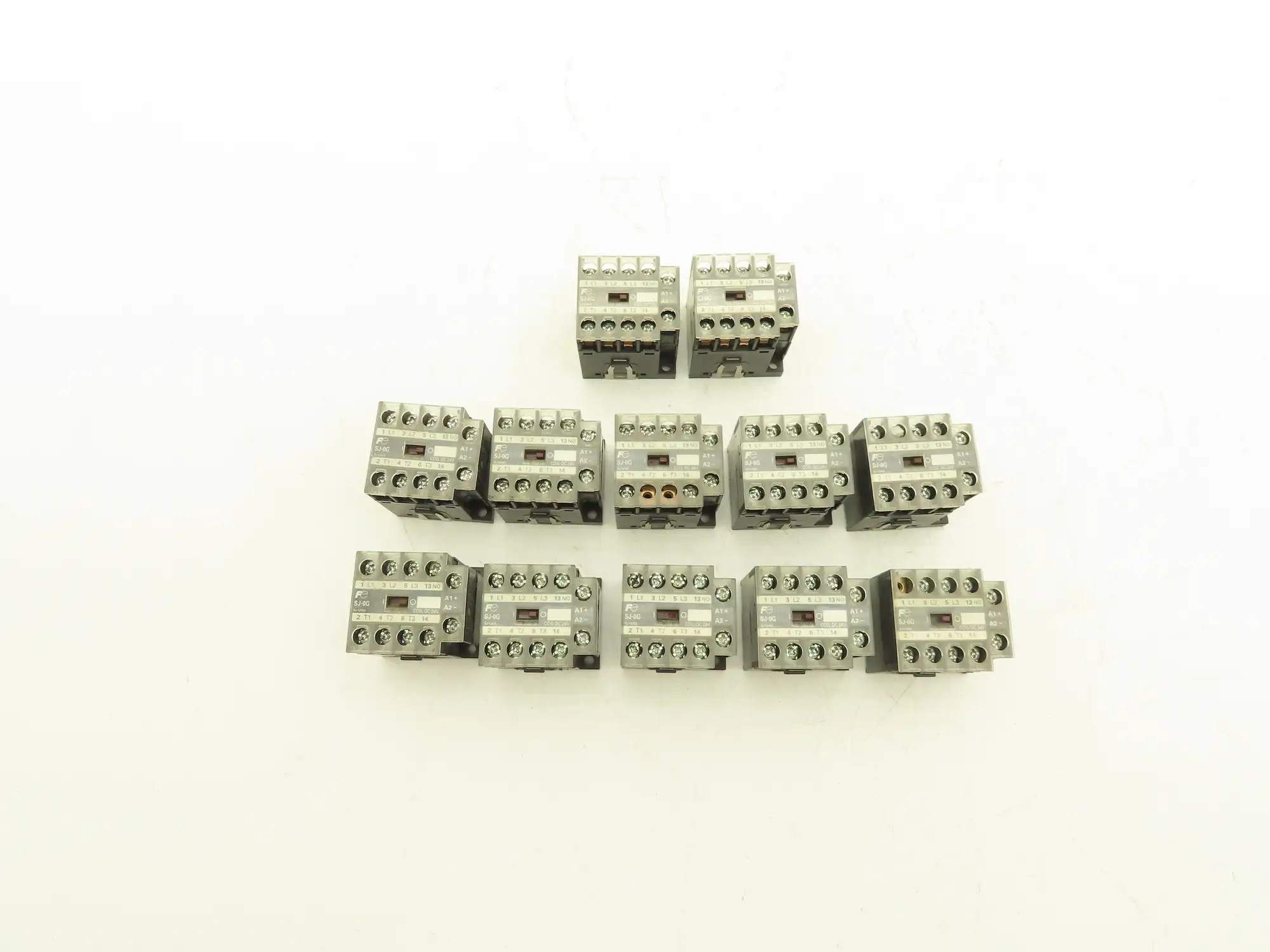 Fuji Electric 1JC0A0 SJ12AG SJ-0G Contactor 3PH 110-240VAC 3HP Lot of 12