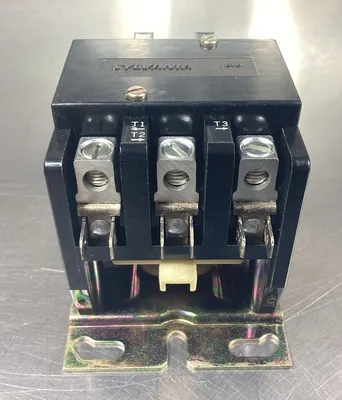 Sylvania A77-309046A-2 3-POLE CONTACTOR 208-240V COIL 4C-23