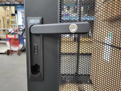 NEW TRIPP-LITE SR25UB