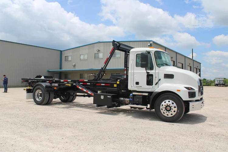 New | in-Stock 2027 MACK MD7 Rolloff Trucks Texas US | Roll Off Truck World #1491891