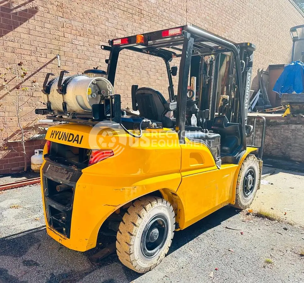 USED 2023 HYUNDAI 35L-9 TYPE LP