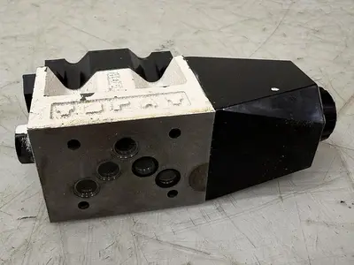 USED TOKIMEC DG4VS-5-0A-M-P7L-H-7-40