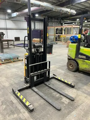 Used 2016 _UNKNOWN_ _UNKNOWN_ Pallet Stackers Minnesota US | Myron Bowling Auctioneers Inc #1541738