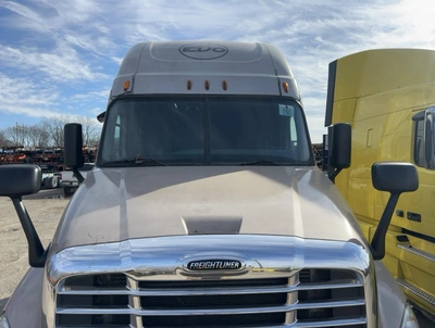 USED 2015 FREIGHTLINER CASCADIA